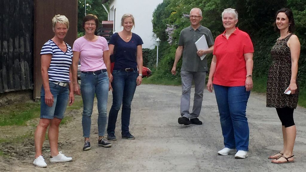 Teilnehmer der IKEK-Ortsbegehung in Sporke. von Stadt Lennestadt
