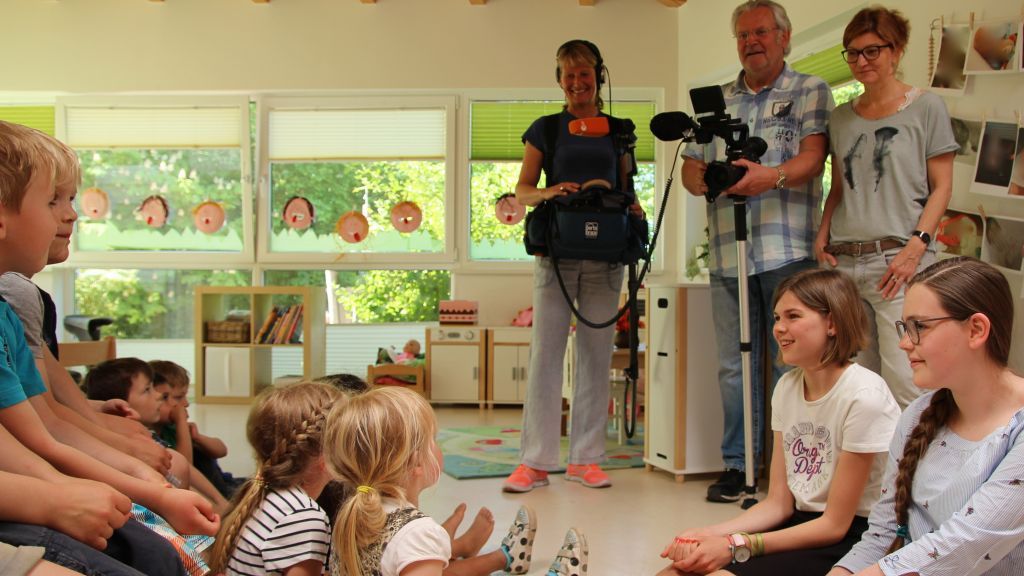 Im Kindergarten Pusteblume begleitete das Team des ZDF Pauline Busse und Debbie Hömmen. von privat