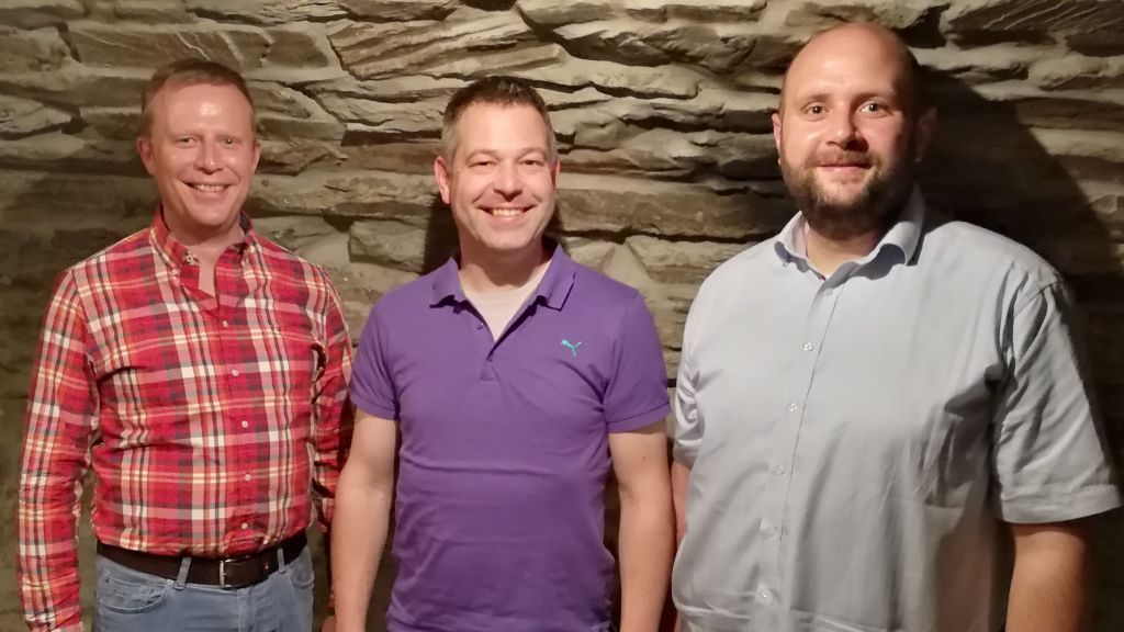 Thomas Kaufmann, Manuel Thys und Heiko Blöink (von Links) bilden den Vorstand des Förderkreises des SV04 Attendorn. von privat