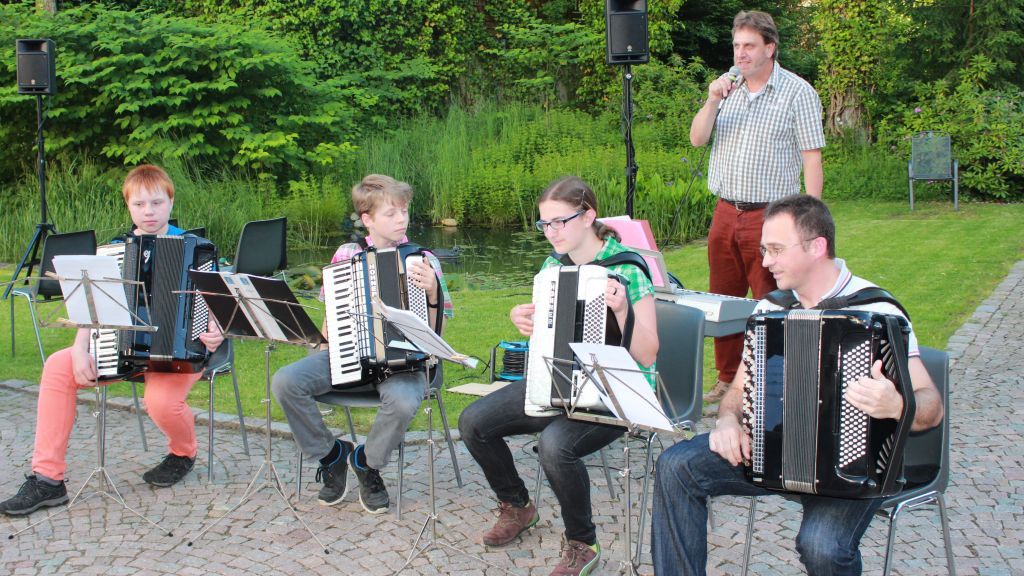 Das Akkordeonorchester der Musikschule der Hansestadt Attendorn. von privat