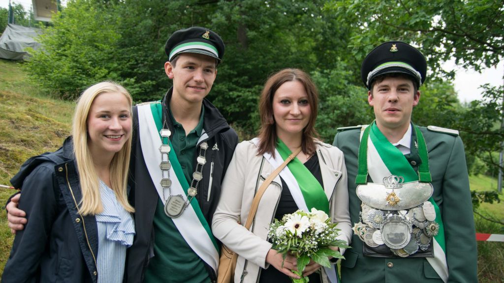 Die amtierenden Majestäten freuen sich auf das anstehende Schützenfest in Bilstein. von Nils Dinkel