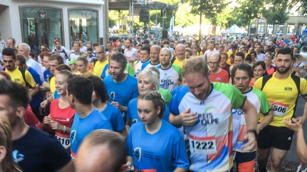 800 Teilnehmer gingen beim Hauptlauf zeitgleich auf die Strecke. von Sven Prillwitz