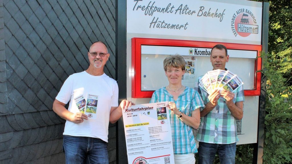 Vertreter des Dorfvereins Hützemert präsentieren das Programm für 2018/2019. von Dorfverein Hützemert e.V.