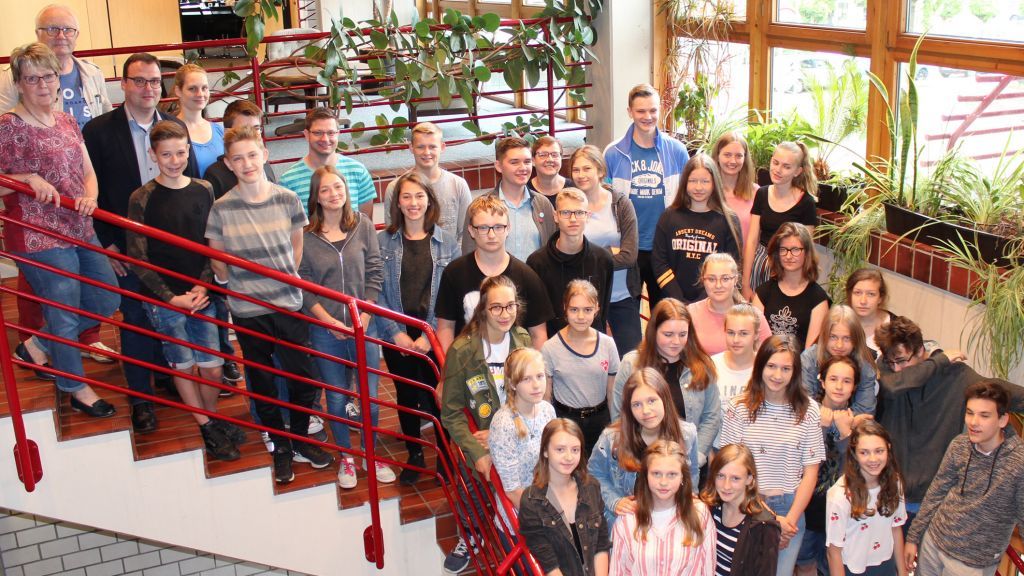 Die Schüler aus Otwock besuchten unter anderem das Lennestädter Rathaus. von privat