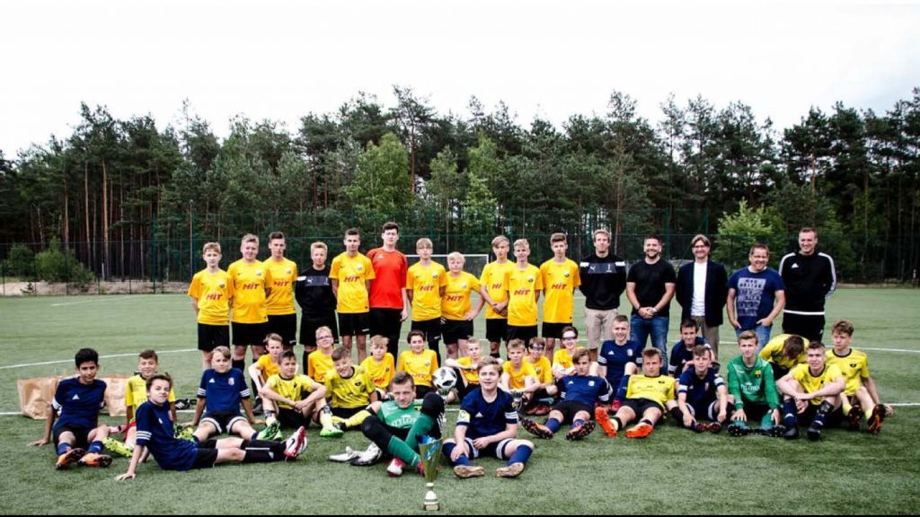 22 Fußballer aus Lennestadt waren kürzlich zu Besuch in der Partnerstadt Otwock. von privat