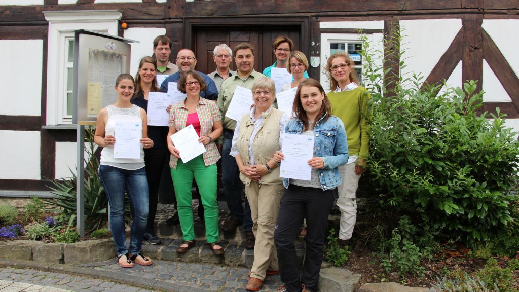 Die erfolgreichen Teilnehmer des Zertifikatlehrgangs zum Natur- und Landschaftsführer. von privat