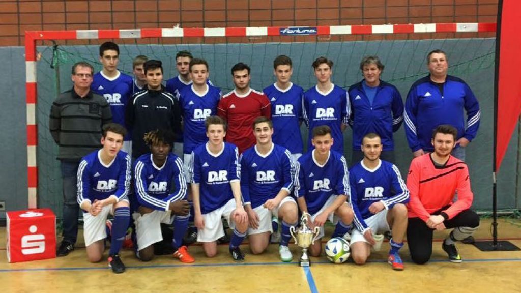 Im Januar gewann die A-Jugend der JSG RHID-F den Olper Hallenfußball-Stadtpokal. von privat