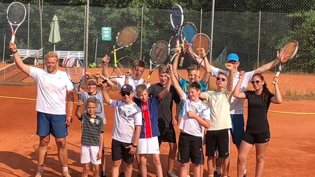 Begeistert nahmen die Jugendlichen am Tenniscamp des TV Rosenthal teil. von privat
