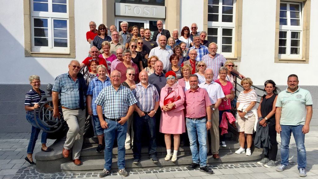 Zahlreiche Gäste nahmen an der erlebnisreichen Stadtführung mit Hettwich vom Hemmelsberg teil. von privat