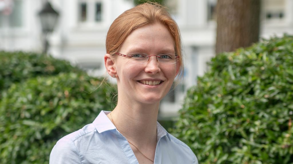 Inka Müller aus Attendorn arbeitet als Juniorprofessorin an der Universität in Bochum von Christine Schmidt