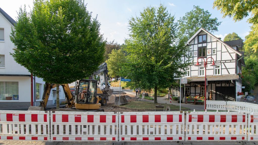 Die Bücherei im Pfarrzentrum Altenhundem ist trotz der Baustelle „An der Schmiede“ erreichbar. von Nils Dinkel