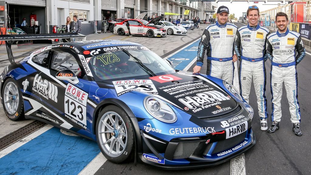 Marcel Hoppe, Moritz Kranz und Tim Scheerbarth (von links) fahren für Mühlner Motorsport. von Mühlner Motorsport