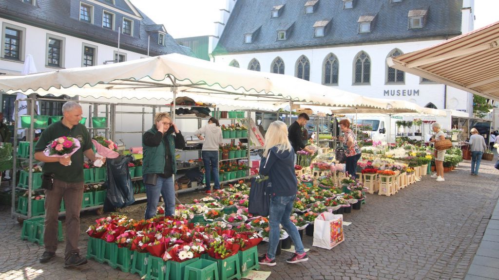 Der Wochenmarkt in Attendorn zieht um. von Hansestadt Attendorn