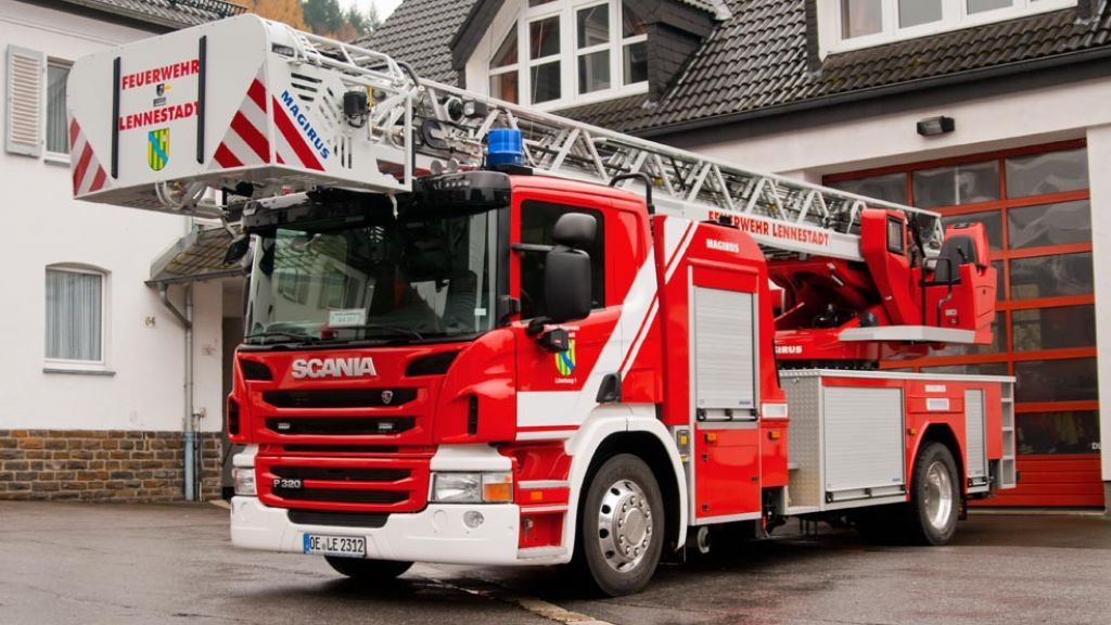 Fahrzeugshow zeigt neuen Feuerwehr-Fuhrpark der Stadt Lennestadt von privat