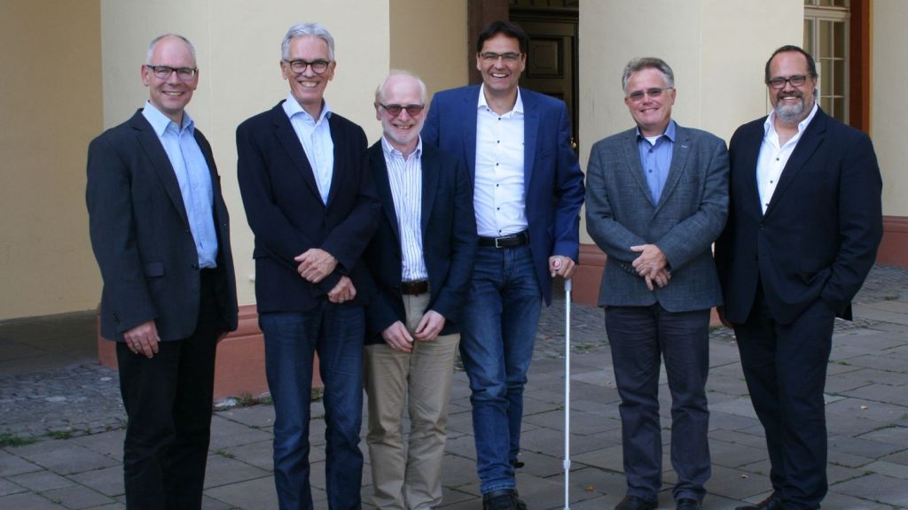 Prof. Dr. Holger Schönherr, Prof. Dr. med. Jaap Verweij, Prof. Dr. Rainer Brück, Dr. Peter Liese, Prof. Dr. Thomas Mannel und  Prof. Dr. Peter Haring Bolívar (von links). von Europabüro