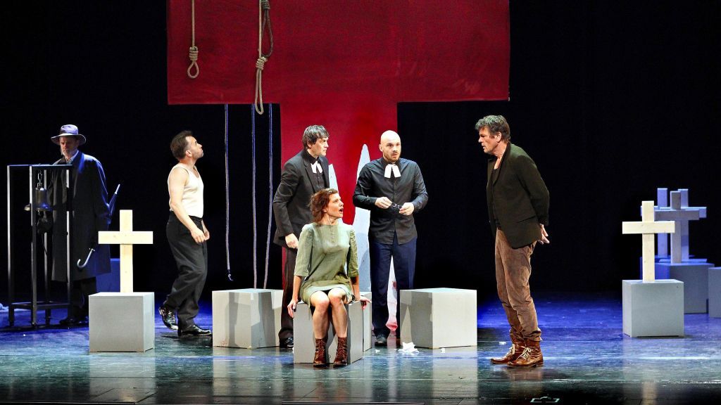 „Hexenjagd“ wird im Theater der Stadt Lennestadt aufgeführt. von Dietrich Dettmann