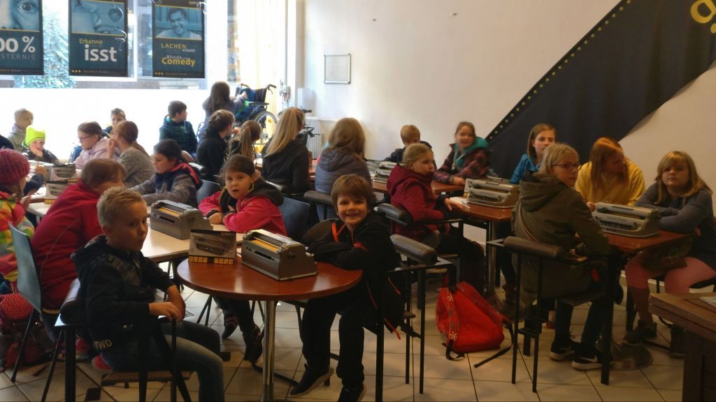 Besonders spannend war der Umgang mit den Braille-Schreibmaschinen. von privat