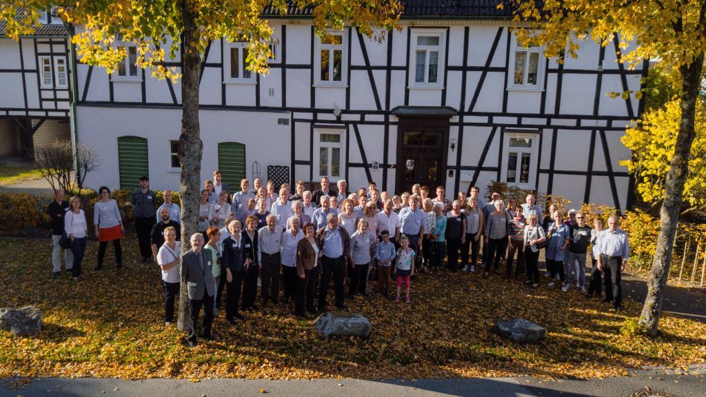 Die Familie Schneider-Mesters kam beim großen Treffen in Oberveischede wieder zusammen. von privat