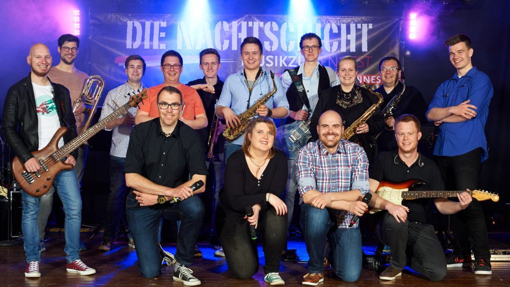 Die Musiker von DIE NACHTSCHICHT freuen sich auf das Konzert in der Schützenhalle Ennest. von s: bernhardt-grafie.de