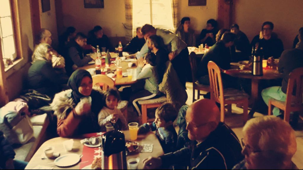 Ein paar besinnliche Stunden verbrachten die Gäste auf Einladung des FSK in der "Scheune" in Heid. von privat