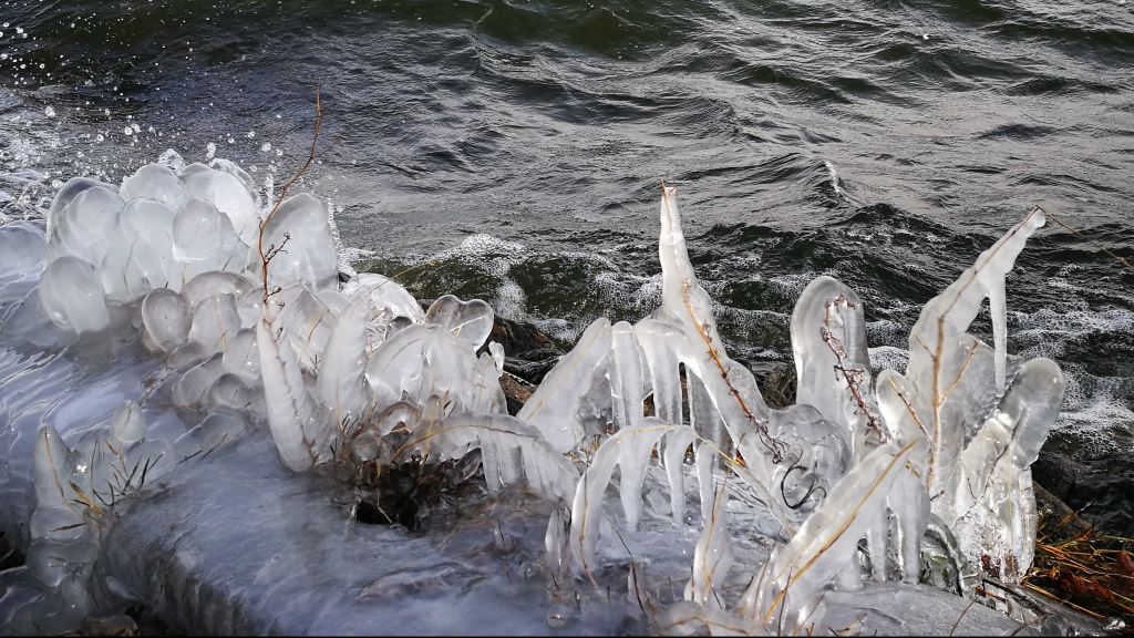 Diese Eisskulptur hat der Winter mit seinen frostigen Temperaturen gezaubert. von Jenny Tillmann
