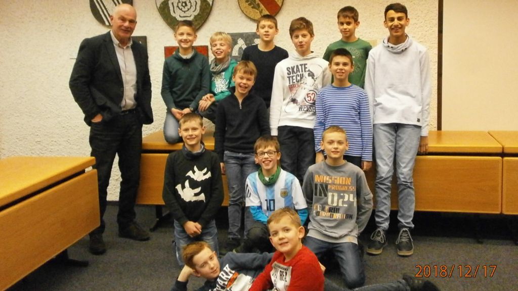 Neun Jungen lernten im Finnentroper Rathaus sich selbst zu verteidigen. von privat