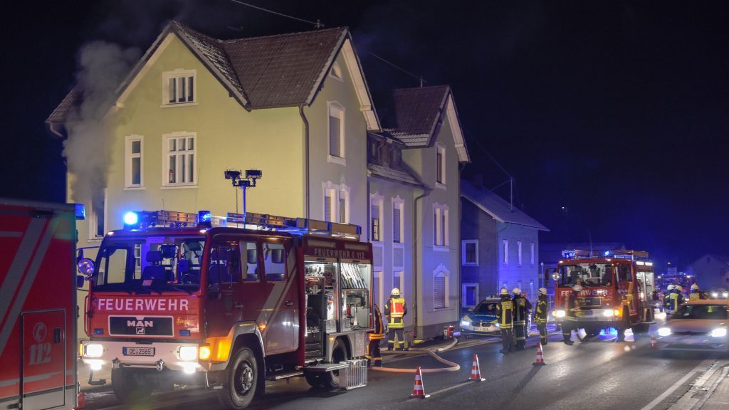 Die Feuerwehr Lennestadt war am Montagabend an der Hundemstraße in Altenhundem in Einsatz. von s: Nils Dinkel