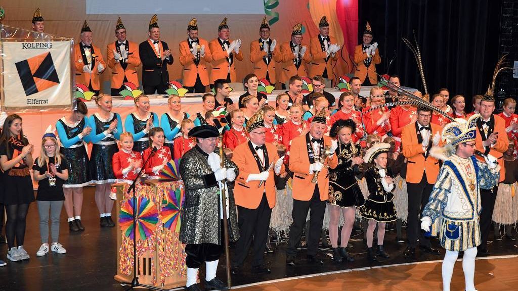Die Olper Narren dürfen sich auf ein Stimmungs-Feuerwerk freuen, wenn die Kolpingsfamilie wieder zum großen Sitzungsball ein lädt. von privat