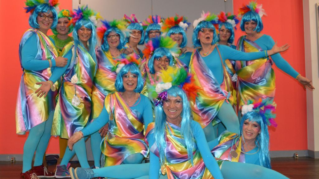 Phantasievolle Kostüme zum kfd-Frauenkarneval sind Ehrensache. von Barbara Sander-Graetz