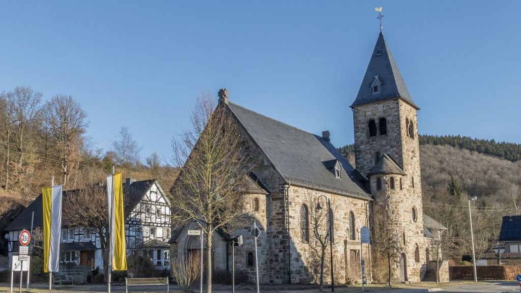 In neuem Glanz erstrahlt die St.-Elisabeth-Kirche in Benolpe. von Otto Kordes