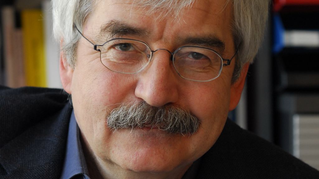 Referent Thomas Gebauer hält einen Vortrag im Lennestädter Rathaus. von privat