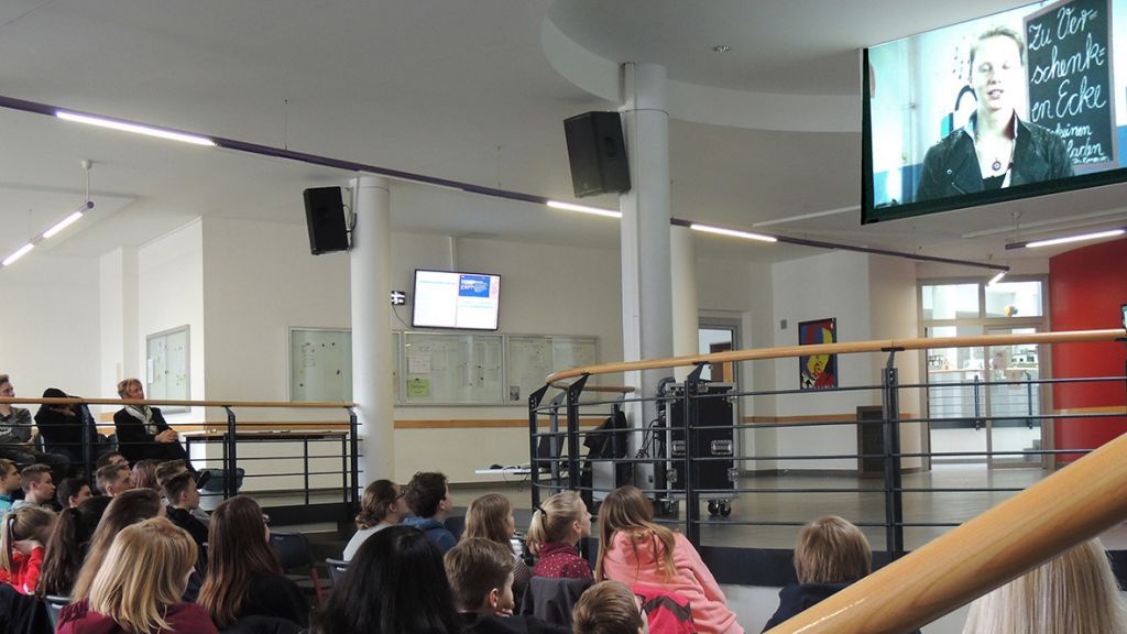 Dank der finanziellen Unterstützung der Stadt Lennestadt und von REMONDIS Industrie Service konnten ca. 444 Schüler des Gymnasiums der Stadt Lennestadt an der Veranstaltung teilnehmen. von privat