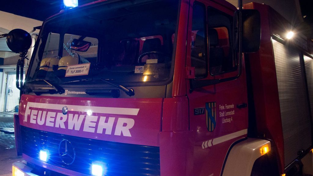 Unter anderem war die Feuerwehr bei einem Busunfall in Grevenbrück im Einsatz. von Symbol Nils Dinkel