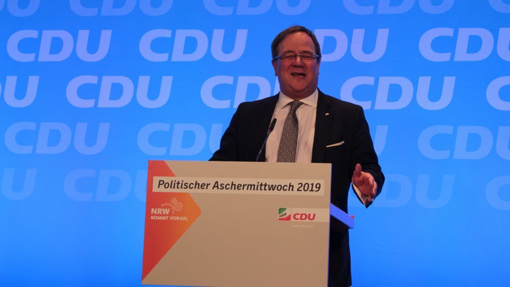 CDU-Landeschef und NRW-Ministerpräsident Armin Laschet sprach beim politischen Aschermittwoch in Kirchveischede. von Wolfgang Schneider