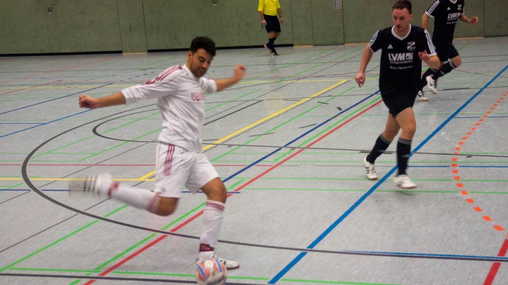 In der Turnhalle Finnentrop rollt am 9. März das Leder. von privat