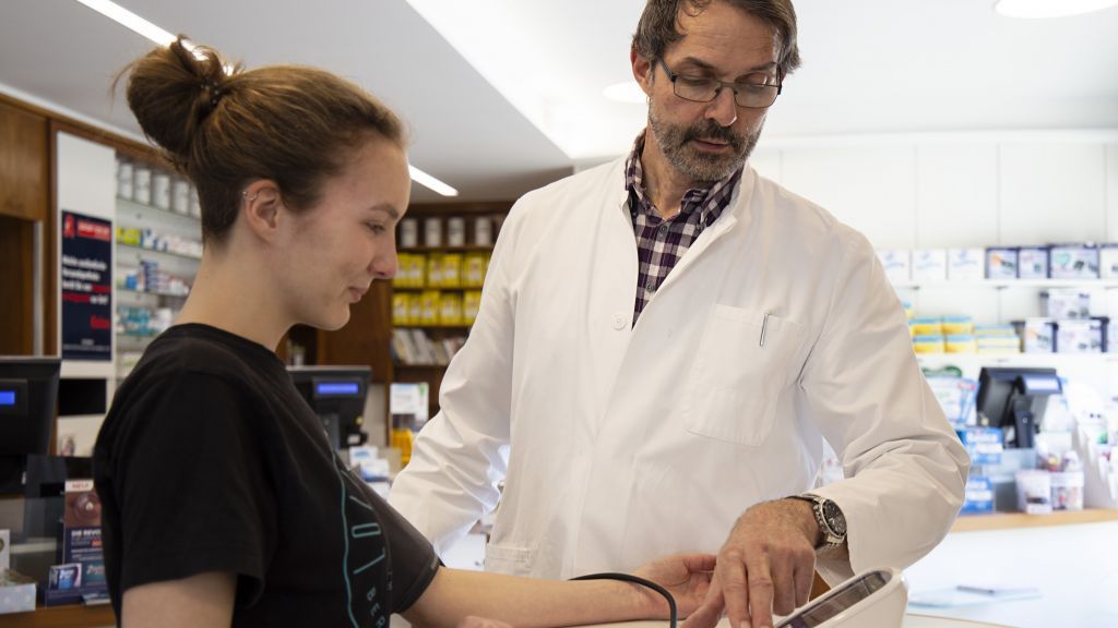 Dr. Markus Junker von der Alten Apotheke in Finnentrop berät Sie gerne in Gesundheitsfragen. von privat