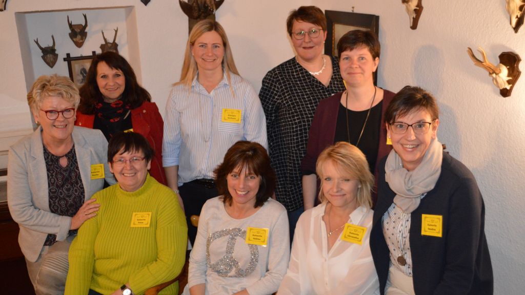 Viel Spaß hatten die Königinnen und Kaiserinnen aus der Gemeinde Finnentrop bei ihrem ersten Treffen. von Barbara Sander-Graetz