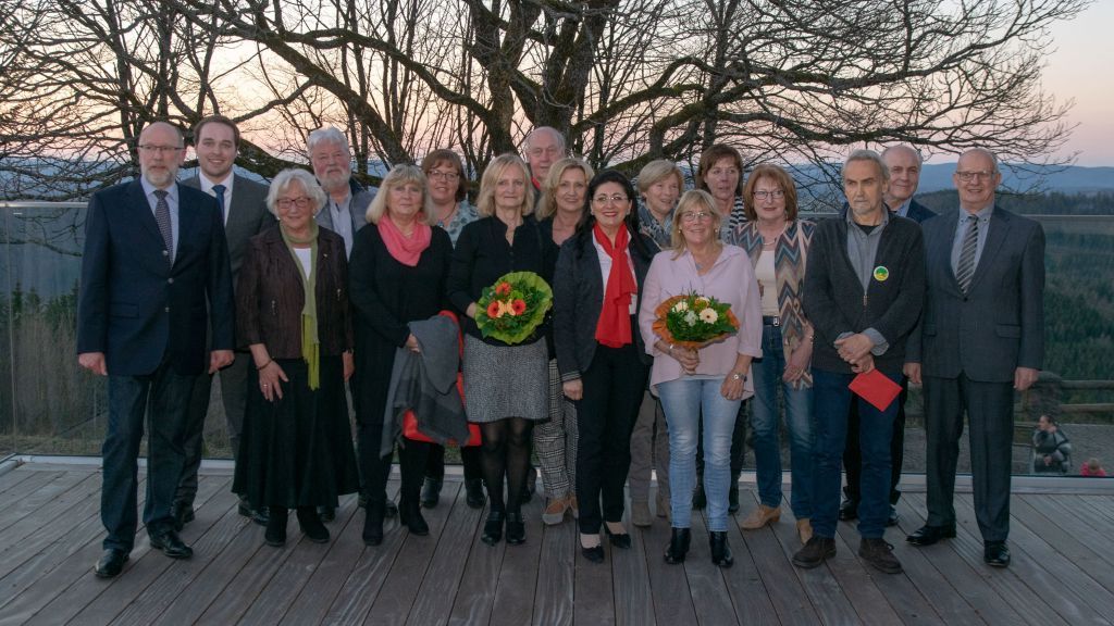 Der Ehrenamtspreis des SPD-Kreisverbandes Olpe und dem Ortsverband Lennestadt ist am Freitagabend in der Hohen Bracht verliehen worden. von s: Nils Dinkel