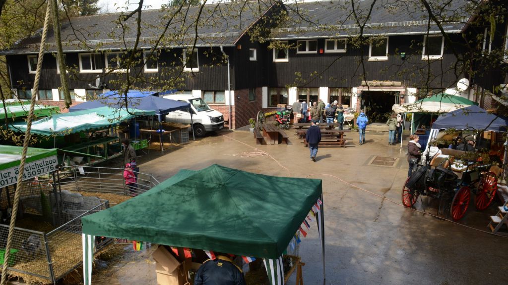 Hier findet am Sonntag, 28. April, ein Kleintier- und Bauernmarkt statt. von privat