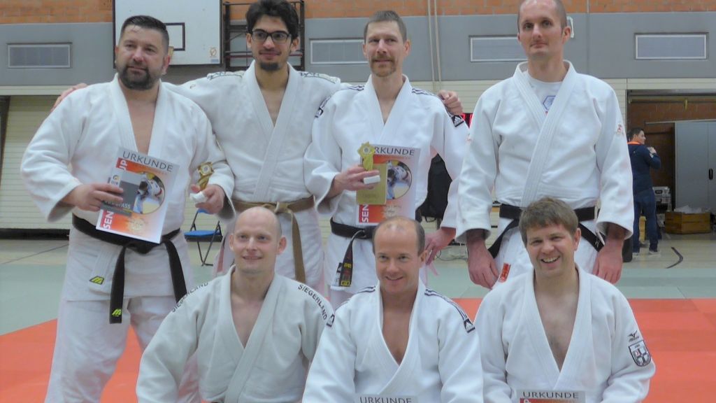 Die Judoka aus Siegen und des TV Attendorn. von privat
