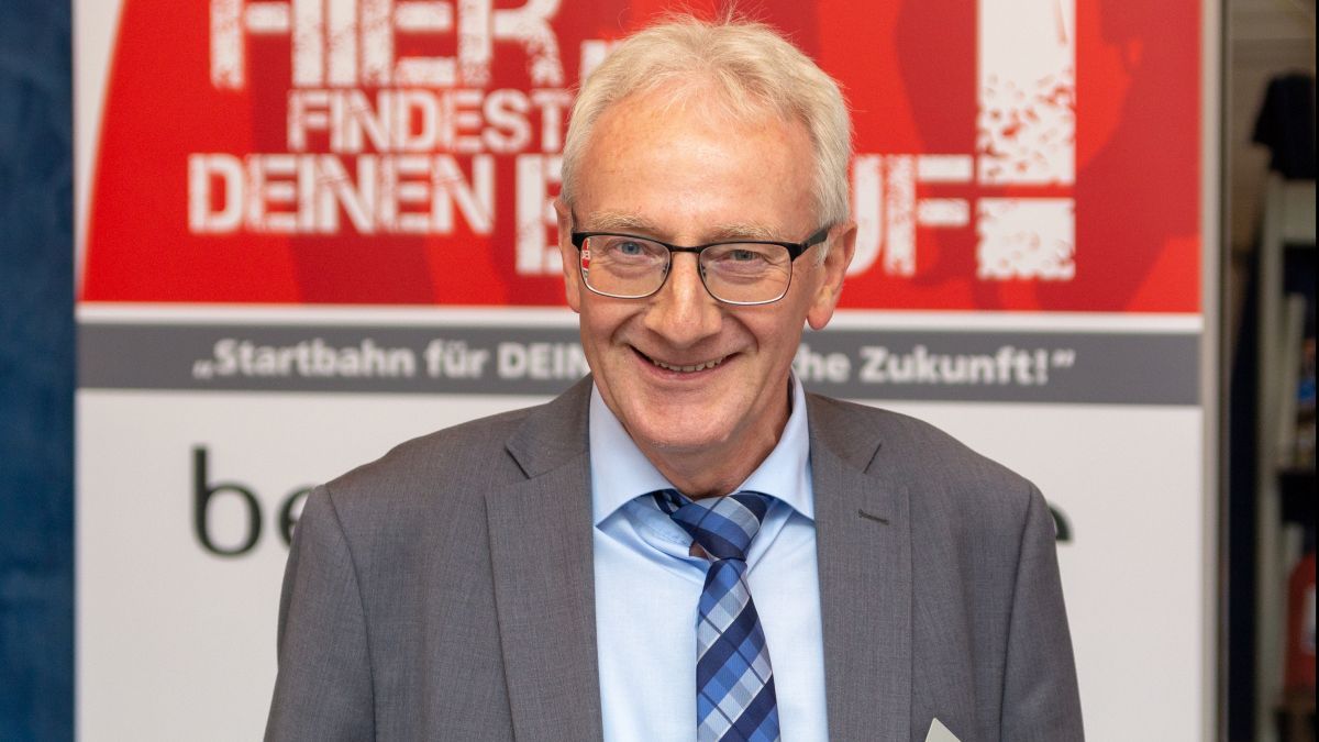 Jürgen Dax, IHK-Ausbildungsberater und Hauptverantwortlicher für die Berufsmesse Olpe von LokalPlus