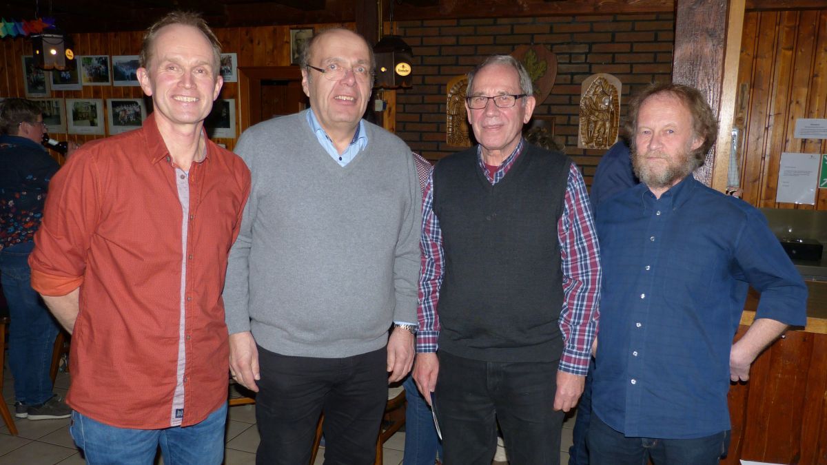 Wurden für ihre Mitgliedschaft geehrt (von links):Dirk Gehle, Michael Kattenborn, Heinz Arens, Thomas Brüggemann. Auf dem Bild fehlt Karl Konze. von privat