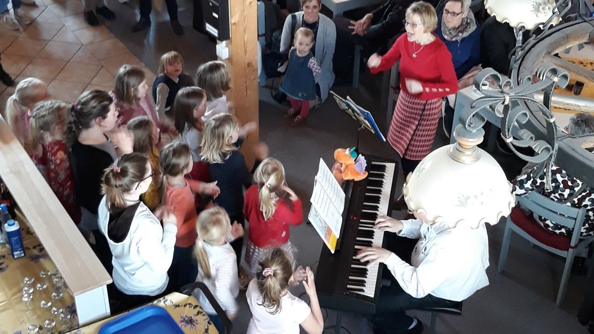 Der Kinderchor der St.-Martinus-Gemeinde unterhielt die Gäste mit fröhlichen Frühlingsliedern. von privat
