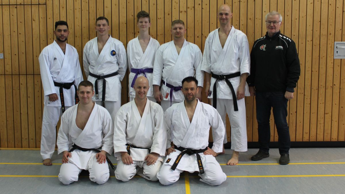 Die Kämpfer aus Wenden und Siegen: Ayman Ben Romdahne, Christian Albus, Lukas Moll, Markus Meyer, Andreas Quast, Rolf Kringe (obere Reihe von links nach rechts), Edgar Doberstein, Michael Kinkel und Michael Eichert (untere Reihe von links nach rechts). von privat