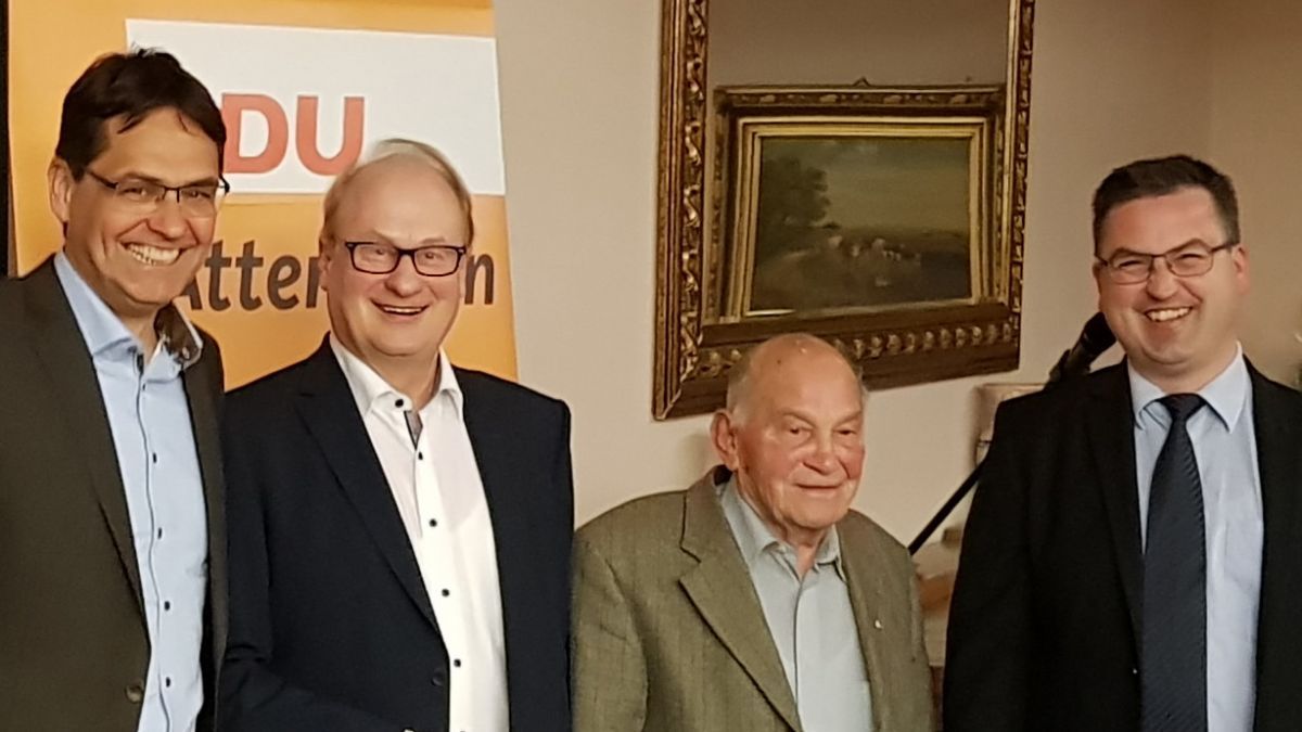 Dr. Peter Liese (2. von links) bei der CDU Attendorn. von privat