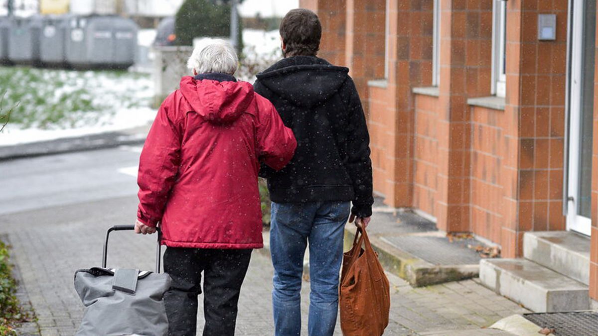Durch den evangelischen Fahrdienst „Wohl zu Hause“ können ältere Menschen „ihr eigener Herr“ bleiben und selbstbestimmt leben. von Guido Rath