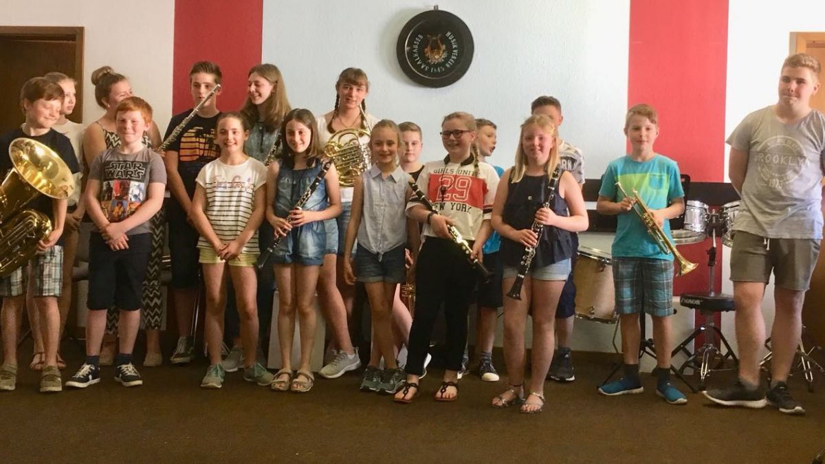 Die Kinder des Musikvereins Saalhausen laden zu „Hits for Kids“ ein. von privat