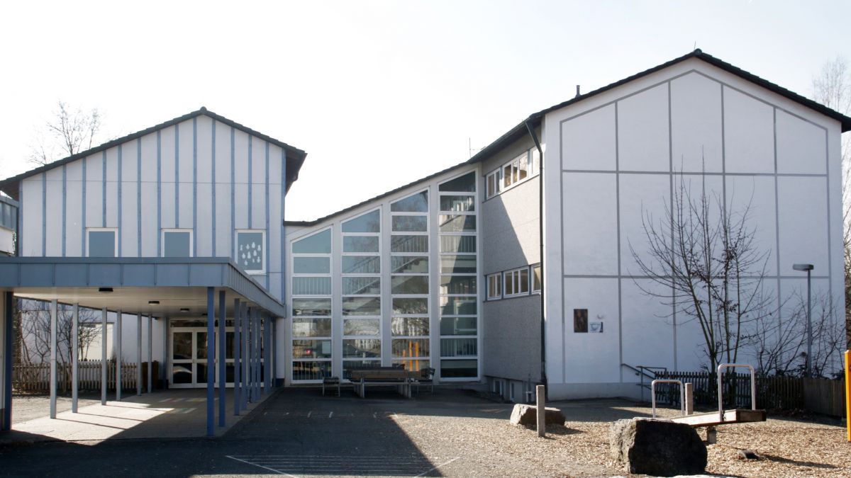 Die Grevenbrücker Grundschule ist jetzt online. von Christine Schmidt