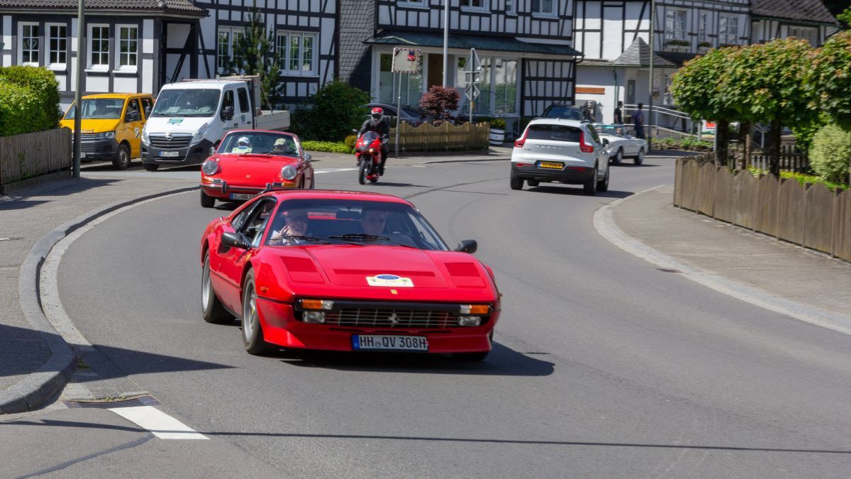 Fahrzeuge wie diesen Ferrari gibt es nicht mehr besonders häufig zu sehen. von s: Nils Dinkel