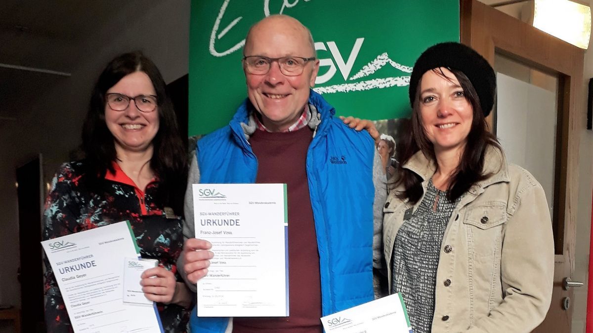 Claudia Geyer, Franz-Josef Voss und Susanne Heese sind die neuen Wanderführer beim SGV Attendorn. von privat